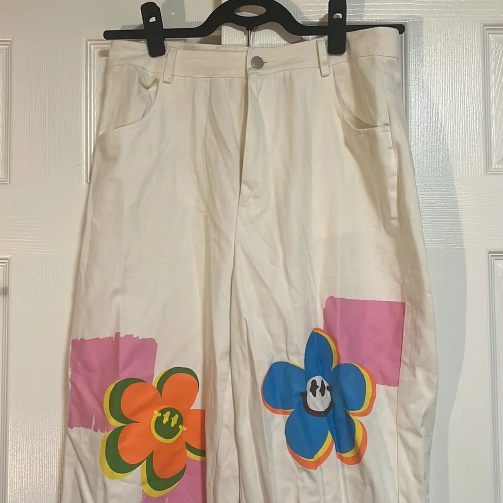 Wide Leg High Rise Painted Design Jeans - Picture 5 of 11